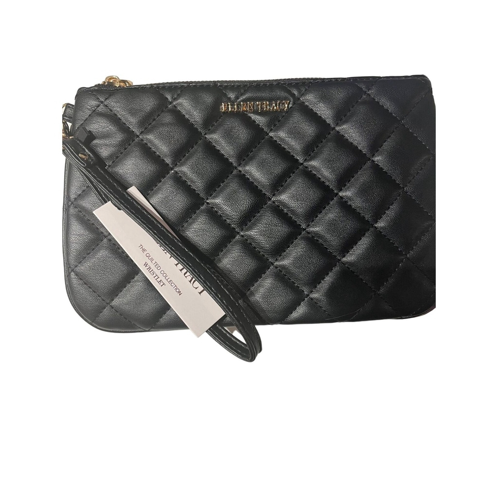 nwt black diMOND PATTERN CLUTCH PURSE WITH STRAP INSIDE POCKETS